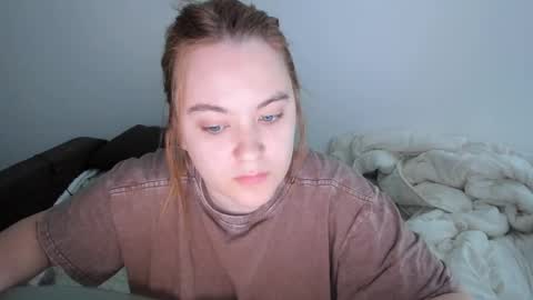 appleyummybuns online show from June 6, 11:38 am