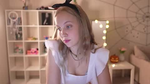  REYNA  my friend   online show from October 30, 2:17 pm