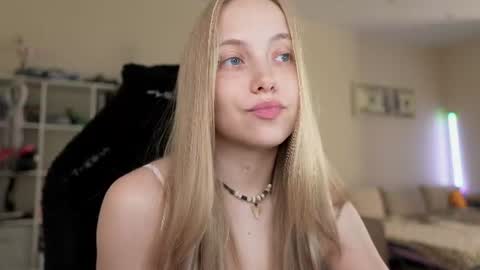 REYNA  my friend   online show from June 17, 3:39 pm