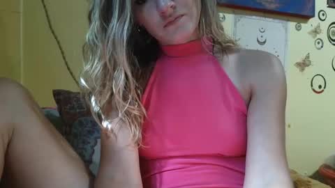 Snapshot of april91d chatting on September 10, 6:53 pm whats your fantasy online show from September 10, 6:53 pm