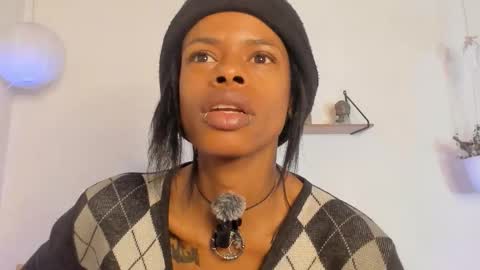 aprillebony319262 online show from March 21, 11:48 am