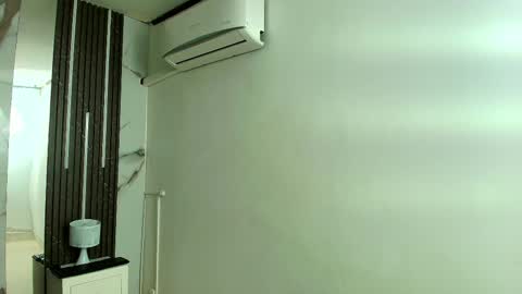 aprillross online show from December 22, 11:50 am