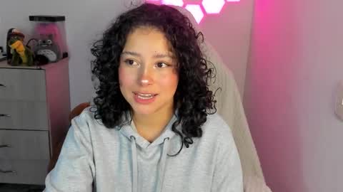 aqua emilly online show from November 22, 12:20 am