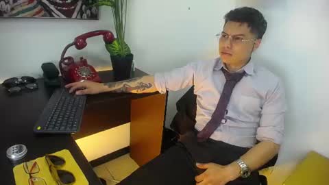 aquilestaylor online show from July 18, 1:13 pm