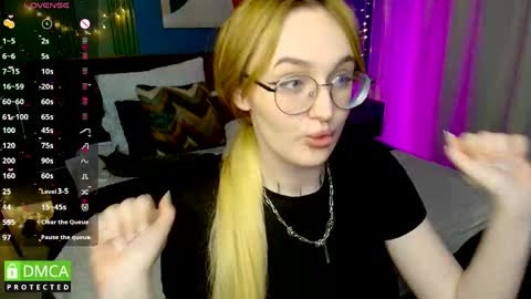 Nikki online show from May 25, 9:21 pm