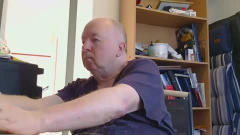 arcticman44 online show from February 11, 11:53 am