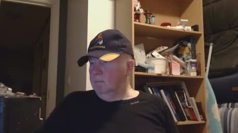 arcticman44 online show from March 22, 7:40 pm