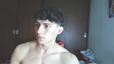 Snapshot of ares_aestheticgod chatting on October 22, 3:21 am Ares D online show from October 22, 3:21 am