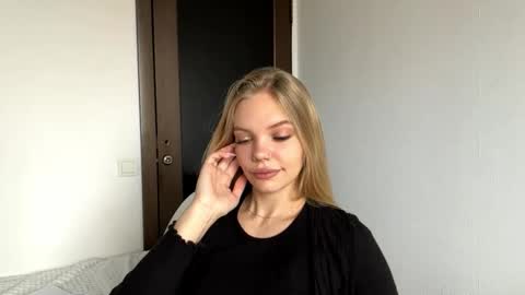 Amelia online show from November 11, 7:10 am