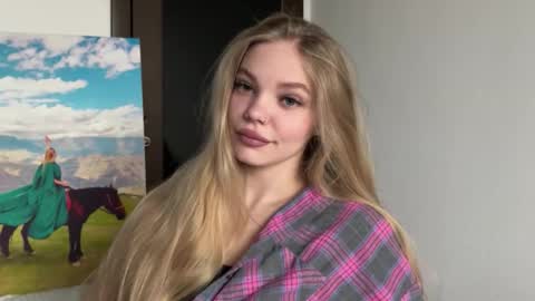 Amelia online show from December 2, 8:02 am