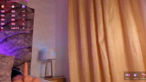Snapshot of ari_baker chatting on October 10, 10:36 pm Arianna Baker online show from October 10, 10:36 pm