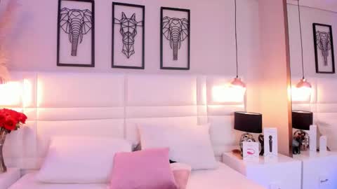 ari_lynn_ online show from October 25, 4:46 am