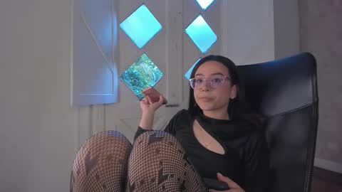 Ari Wilde online show from March 25, 1:29 pm