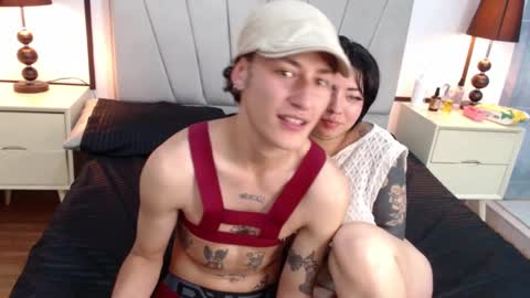 Snapshot of aria_and_orien chatting on March 6, 5:43 pm aria y orien online show from March 6, 5:43 pm