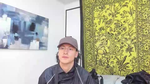 Snapshot of aria_and_orien chatting on September 10, 11:00 am aria y orien online show from September 10, 11:00 am