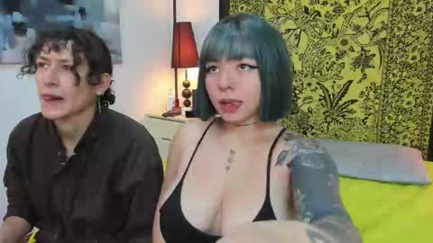 Snapshot of aria_and_orien chatting on October 12, 11:03 am aria y orien online show from October 12, 11:03 am