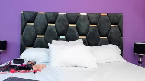 aria online show from April 5, 3:31 pm