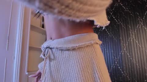 Aria Millers  online show from October 28, 11:55 am