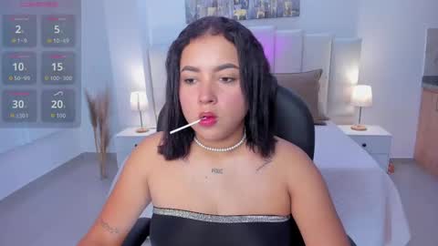 Snapshot of aria_vixen_ chatting on September 29, 7:57 pm Aria online show from September 29, 7:57 pm