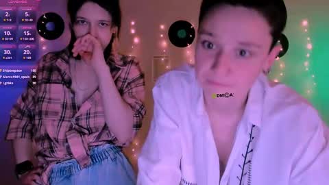 aria_wild_ online show from April 1, 1:41 pm