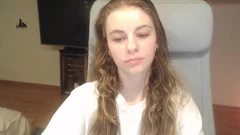 AriaCreazy online show from October 14, 9:07 pm