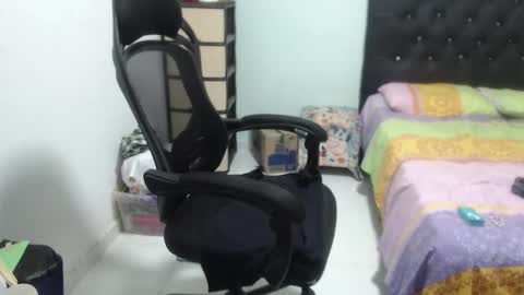 ...Ariana... online show from October 23, 6:31 pm