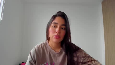 Aria Montgomery online show from December 1, 8:40 pm