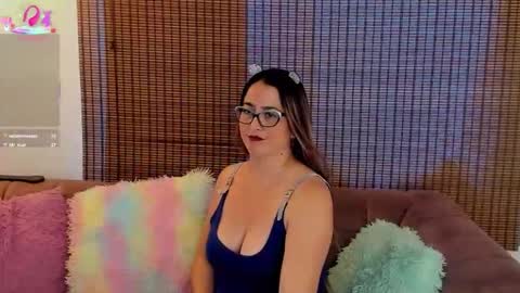 Ariana Cruz online show from May 6, 4:46 pm