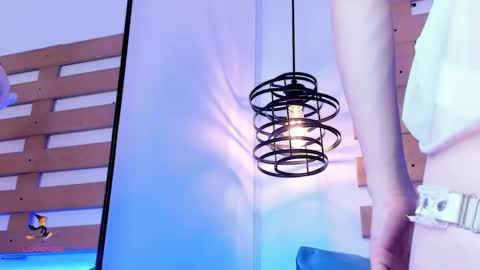 Ari  online show from October 30, 1:33 pm