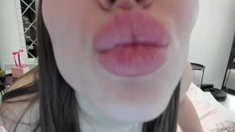 Snapshot of arianightx chatting on March 10, 7:11 am arianightx online show from March 10, 7:11 am