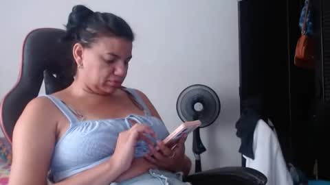 ariannaloovel online show from July 11, 6:44 pm