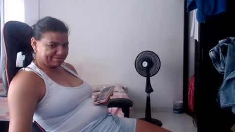 ariannaloovel online show from August 1, 4:52 pm