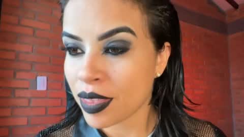 ariannasmyth online show from April 30, 9:30 pm