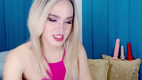 ARIANNE CUMS  online show from December 14, 7:42 pm