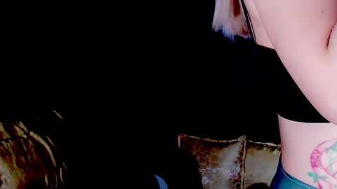 ARIANNE CUMS  online show from April 8, 8:56 pm