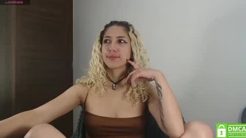 Ari Bunnie  online show from May 10, 3:24 am