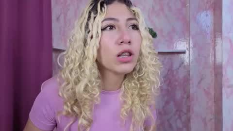 Ari Bunnie  online show from December 22, 11:33 pm