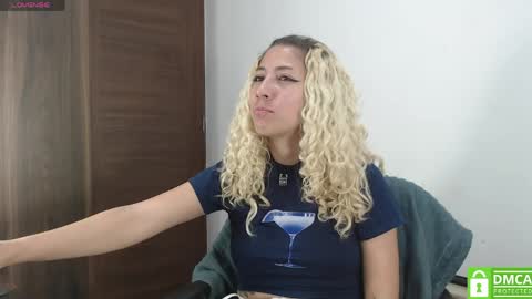 Ari Bunnie  online show from May 14, 4:32 am