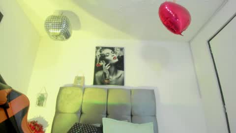 ariel_wish online show from May 7, 1:40 pm