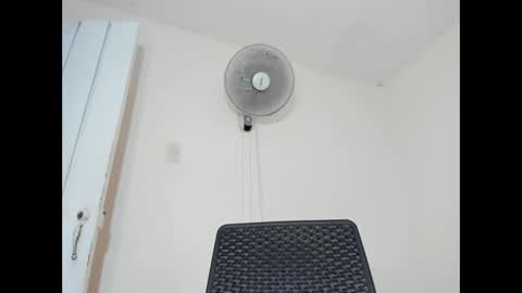 ariela_daltonn online show from October 22, 12:14 am