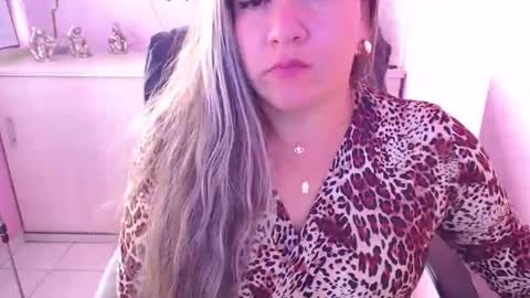 Arielle online show from April 10, 7:07 pm