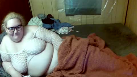 Snapshot of ariellejade06 chatting on December 4, 2:03 am ariellejade06 online show from December 4, 2:03 am