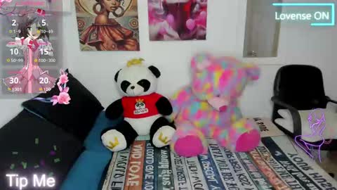 Ariana Forero ---- independet model online show from September 22, 9:30 pm