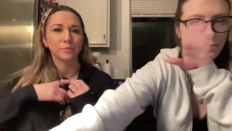 airskiii online show from February 6, 1:05 am