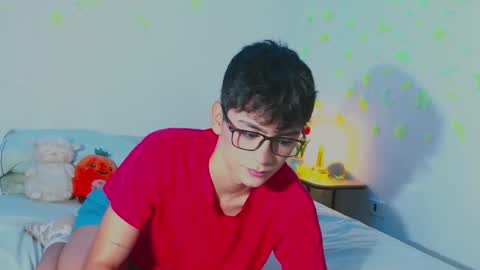 Snapshot of arnold_laurent chatting on February 19, 7:37 pm Arnold online show from February 19, 7:37 pm