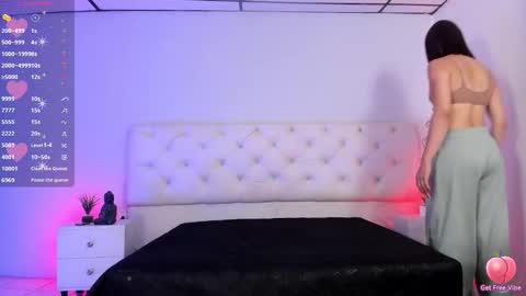 Aron cruz  online show from October 6, 1:07 pm