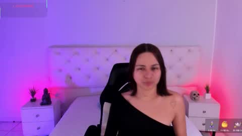 Aron cruz  online show from October 15, 1:45 pm