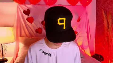 Aron Falcon online show from February 18, 1:00 pm