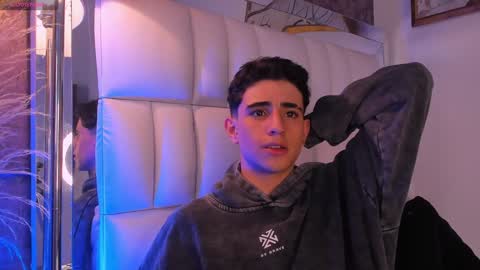 Aron Falcon online show from December 17, 10:12 am