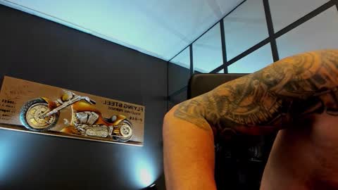 Snapshot of arongrant chatting on September 14, 11:22 am AronGrant online show from September 14, 11:22 am